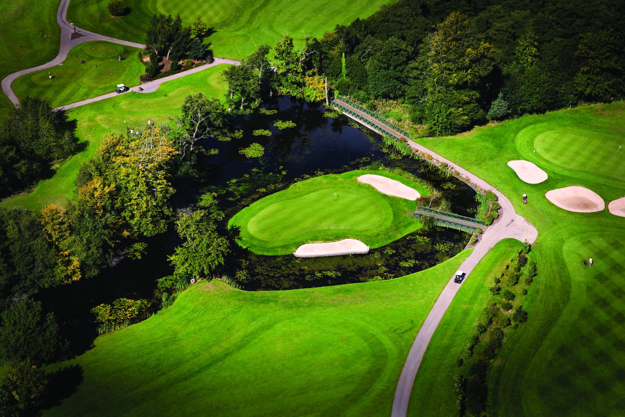Improve your golf swing at the Vale Resort